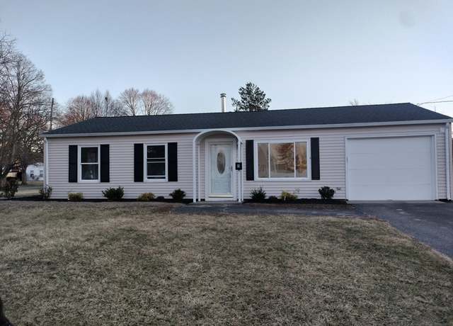 Property at 8 Viking Dr, Whitman, MA 02382, 3 beds, 1 bath