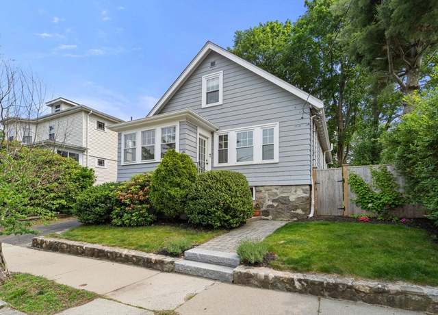 Property at 26 Edgebrook Rd, Boston, MA 02132, 3 beds, 2 baths