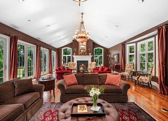 Property at 38 Lincoln Circle East, Andover, MA 01810, 7 beds, 6.5 baths