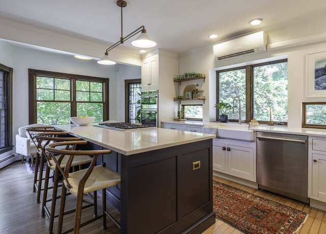 Property at 7 Emily Ln, Gloucester, MA 01930, 5 beds, 4 baths