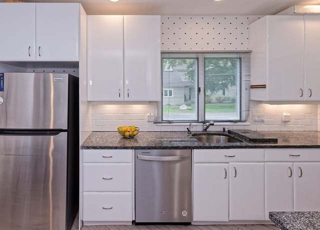 Property at 1 Astra #1, Wayland, MA 01778, 2 beds, 2.5 baths