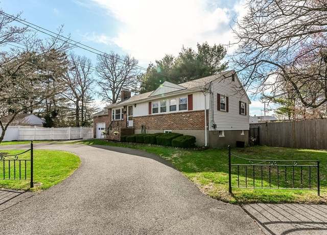 Property at 126 Westview Dr, Norwood, MA 02062, 3 beds, 2 baths