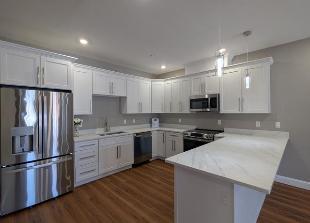 Property at 13 Nahant St Unit 3C, Lynn, MA 01902, 2 beds, 2 baths