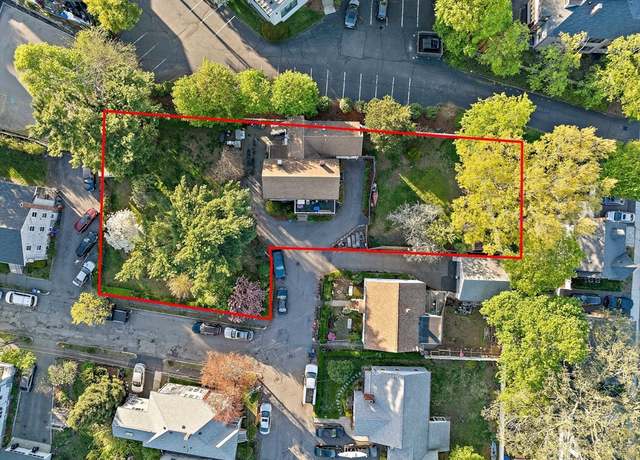 Property at 2 Hammond Ct, Quincy, MA 02169, 4 beds, 2 baths