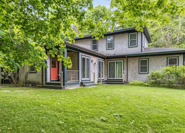 Property at 40 High St, Falmouth, MA 02543, 3 beds, 3.5 baths