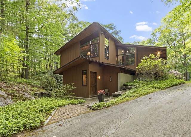 Property at 94 Bingham Rd, Carlisle, MA 01741, 3 beds, 2.5 baths