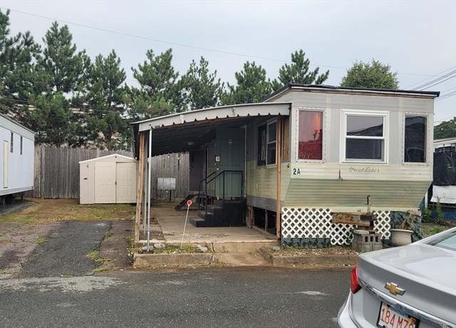 Property at 98 Newbury Unit 2A, Danvers, MA 01923, 2 beds, 1 bath