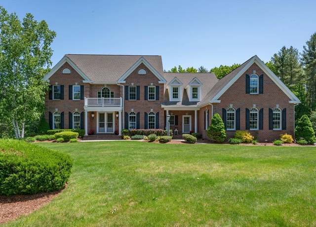 Property at 24 Tanglewood Dr, Nashua, NH 03062, 4 beds, 5 baths