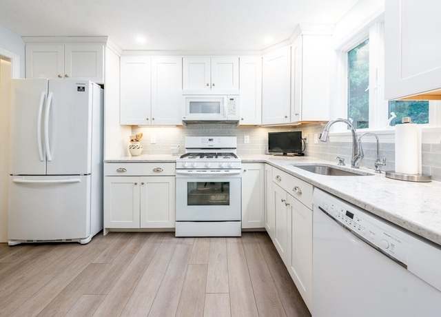 Property at 37 Pine Hill Blvd #30, Mashpee, MA 02649, 2 beds, 2 baths