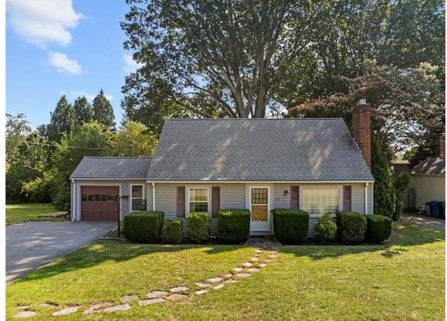 Property at 86 Bretton Woods Dr, Cranston, RI 02920, 3 beds, 1.5 baths