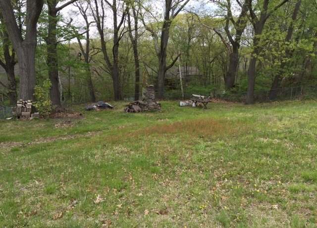 Property at 5 Fyrbeck Ave, Shrewsbury, MA 01545