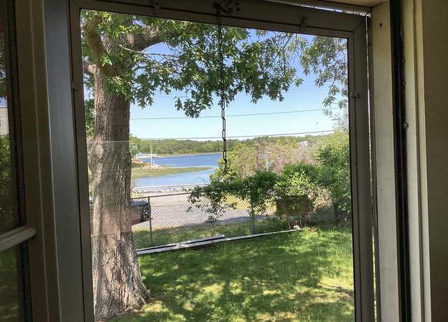 Property at 5 Smith Ave, Wareham, MA 02571, 3 beds, 1 bath