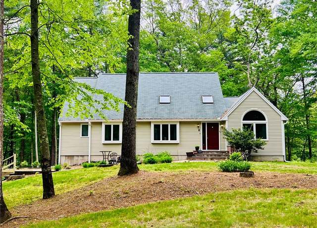Property at 8 Tall Tree Way, Georgetown, MA 01833, 3 beds, 2.5 baths