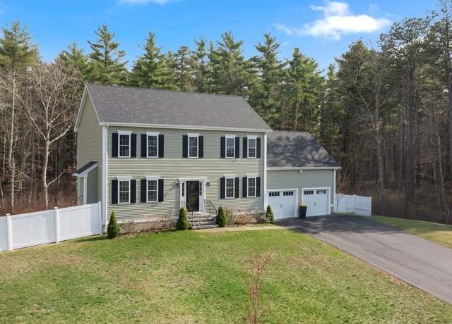 Property at 5 Martin Cir, Rochester, MA 02770, 3 beds, 2.5 baths