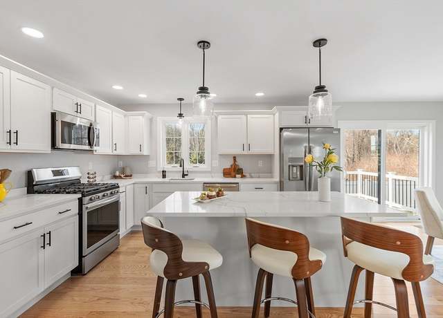 Property at 711 Massachusetts Ave #2, Lunenburg, MA 01462, 3 beds, 2.5 baths