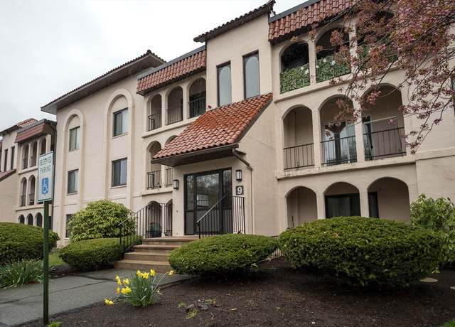 Property at 685 Oak St Unit 9-1, Brockton, MA 02301, 1 bed, 1 bath