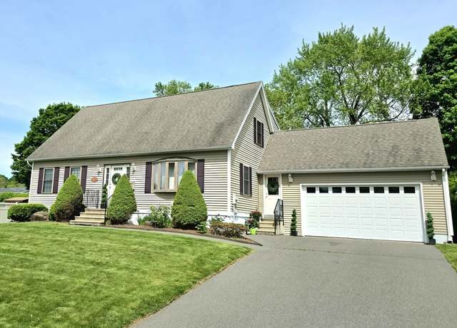 Property at 86 Knollwood Cir, Holyoke, MA 01040, 3 beds, 2.5 baths