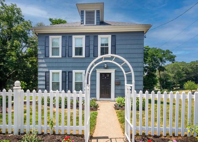Property at 89 Congress St, Amesbury, MA 01913, 4 beds, 1 bath