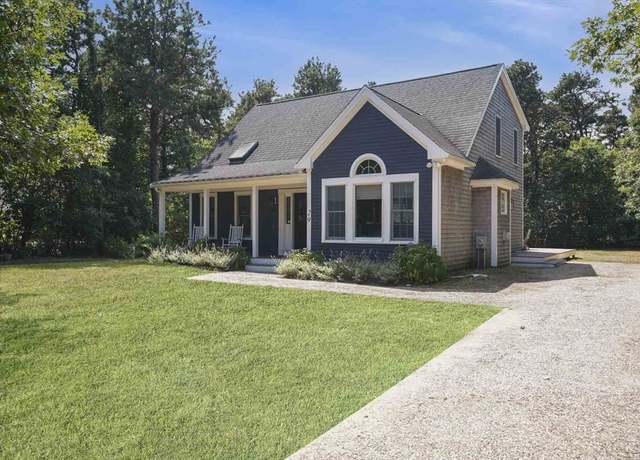 Property at 29 Pradas Way, Edgartown, MA 02539, 3 beds, 2 baths