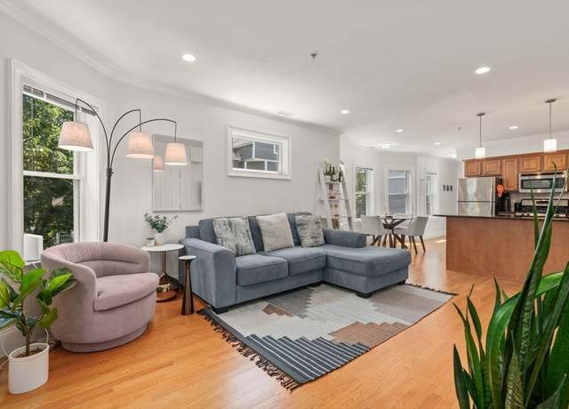 Property at 17 Robbins St Unit 2-2, Waltham, MA 02453, 1 bed, 1 bath