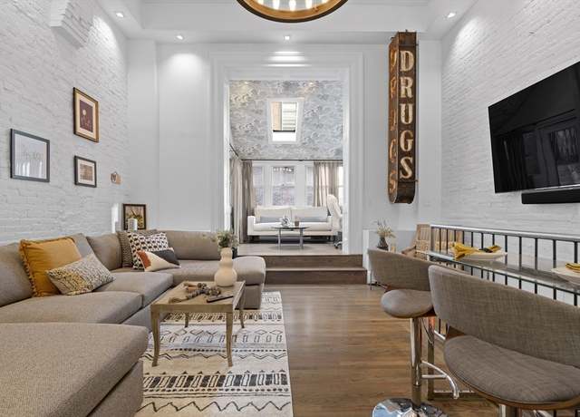 Property at 59 Warren Ave #1, Boston, MA 02116, 2 beds, 2 baths