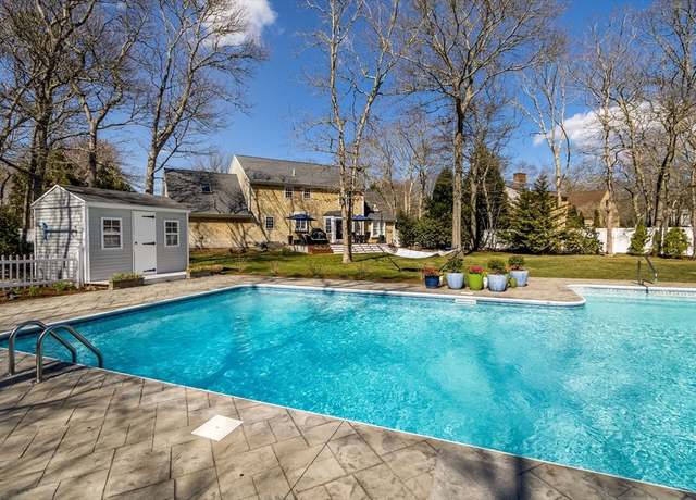 Property at 18 Grandwood Dr, Sandwich, MA 02644, 3 beds, 2.5 baths