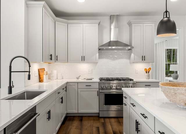 Property at 16 Lloyd Cir #30, Norton, MA 02766, 4 beds, 3.5 baths