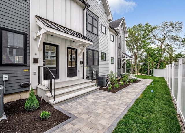 Property at 1514 Gorham St #6, Lowell, MA 01852, 3 beds, 2.5 baths