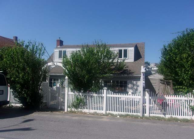 Property at 127 Hampton Cir, Hull, MA 02045, 3 beds, 2 baths