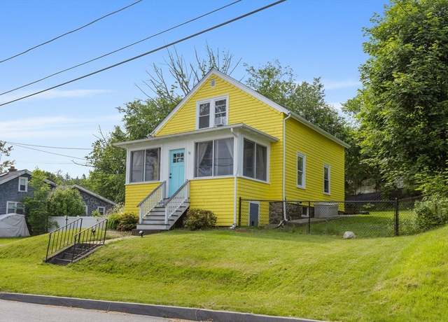 Property at 52 Kalmar St, Worcester, MA 01606, 3 beds, 1 bath