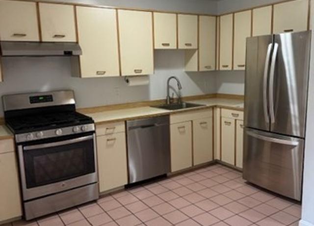 Property at 95 Tennis Plaza Rd #24, Dracut, MA 01826, 2 beds, 1.5 baths