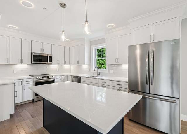 Property at 3 Hickory Hl Unit A, Wakefield, MA 01880, 3 beds, 2.5 baths