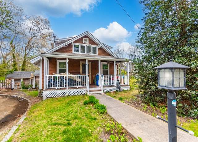 Property at 4 Hillcrest Rd, Plymouth, MA 02360, 2 beds, 1 bath