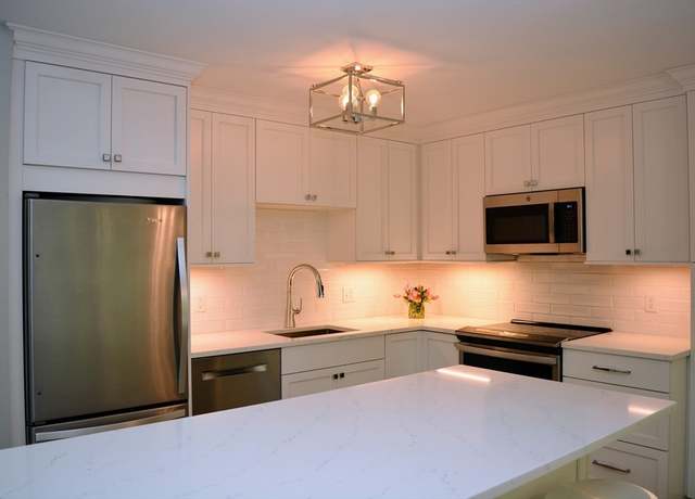 Property at 2409 Hockley Dr #2409, Hingham, MA 02043, 2 beds, 2 baths