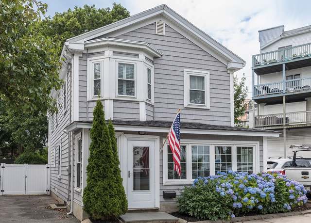 Property at 12 Park Ave, Winthrop, MA 02152, 3 beds, 1.5 baths
