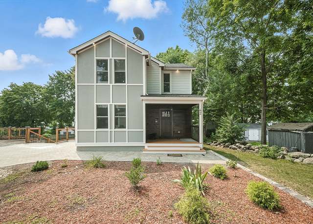 Property at 42 Oak St East, Braintree, MA 02184, 5 beds, 3.5 baths