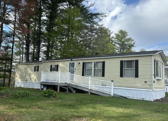 Property at 84 Pinyon Pl, Londonderry, NH 03053, 2 beds, 1.5 baths