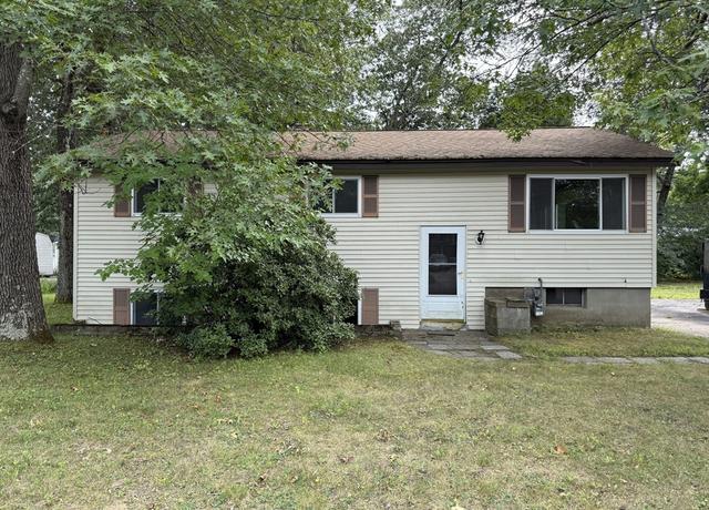Property at 17 York Ave, Westford, MA 01886, 3 beds, 1 bath