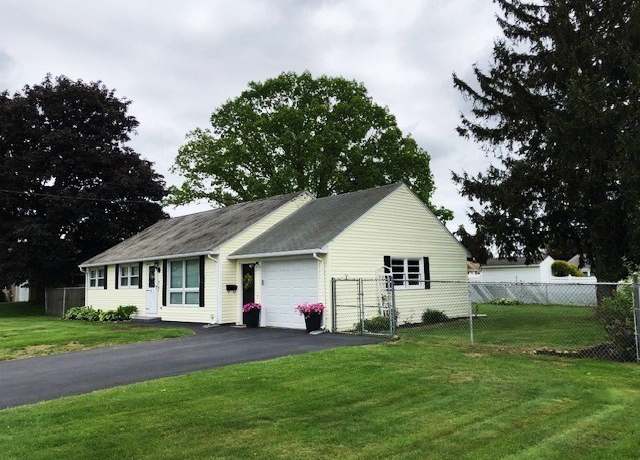 Property at 8 Victory Dr, Webster, MA 01570, 3 beds, 1 bath