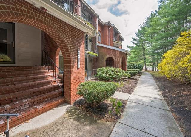 Property at 8 Longmeadow Dr #14, Rowley, MA 01969, 2 beds, 2 baths