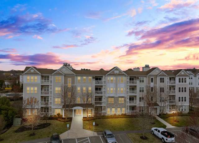 Property at 418 John Mahar Hwy #105, Braintree, MA 02184, 2 beds, 2 baths