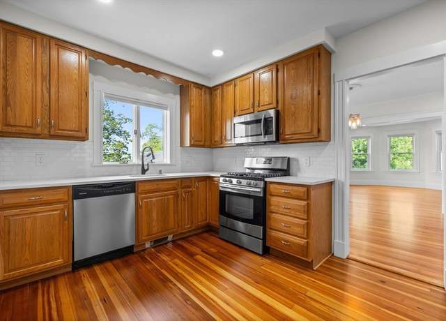Property at 37-37R Fountain Rd, Arlington, MA 02476, 5 beds, 3.5 baths