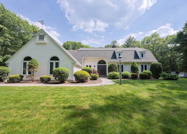 Property at 8 Mercer Ln, Franklin, MA 02038, 4 beds, 4 baths