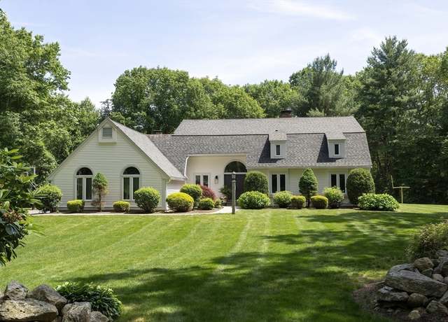 Property at 8 Mercer Ln, Franklin, MA 02038, 4 beds, 4 baths