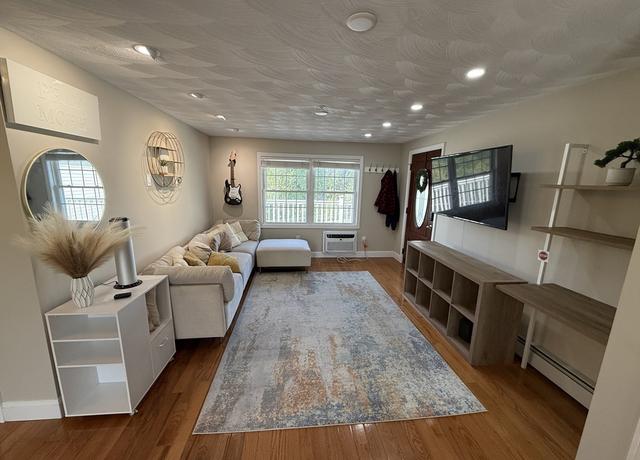 Property at 146 Main St Unit 2D, Clinton, MA 01510, 2 beds, 1 bath