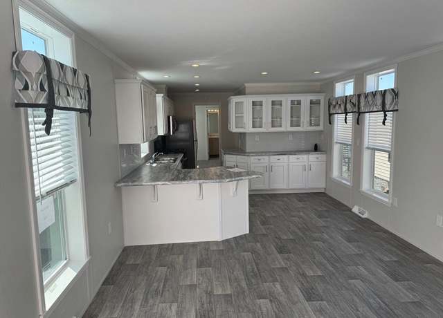 Property at 25 Groton School Rd #14, Ayer, MA 01432, 2 beds, 2 baths