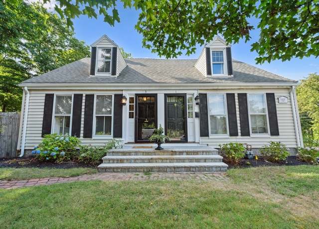 Property at 1 Fort Hill St #2, Hingham, MA 02043, 2 beds, 1 bath