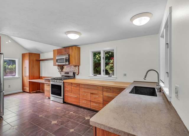 Property at 6 Forest Grove Ave, Norfolk, MA 02056, 3 beds, 1.5 baths