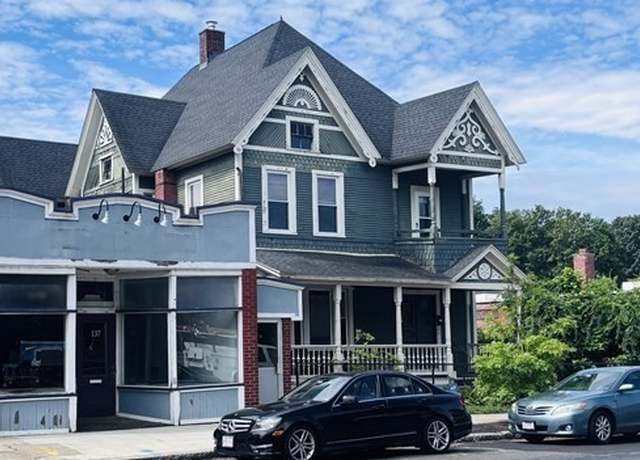 Property at 135-137 Main St, Springfield, MA 01151, 11 beds, 5 baths