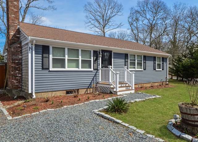 Property at 48 Kennedy Cir, Barnstable, MA 02601, 3 beds, 2 baths